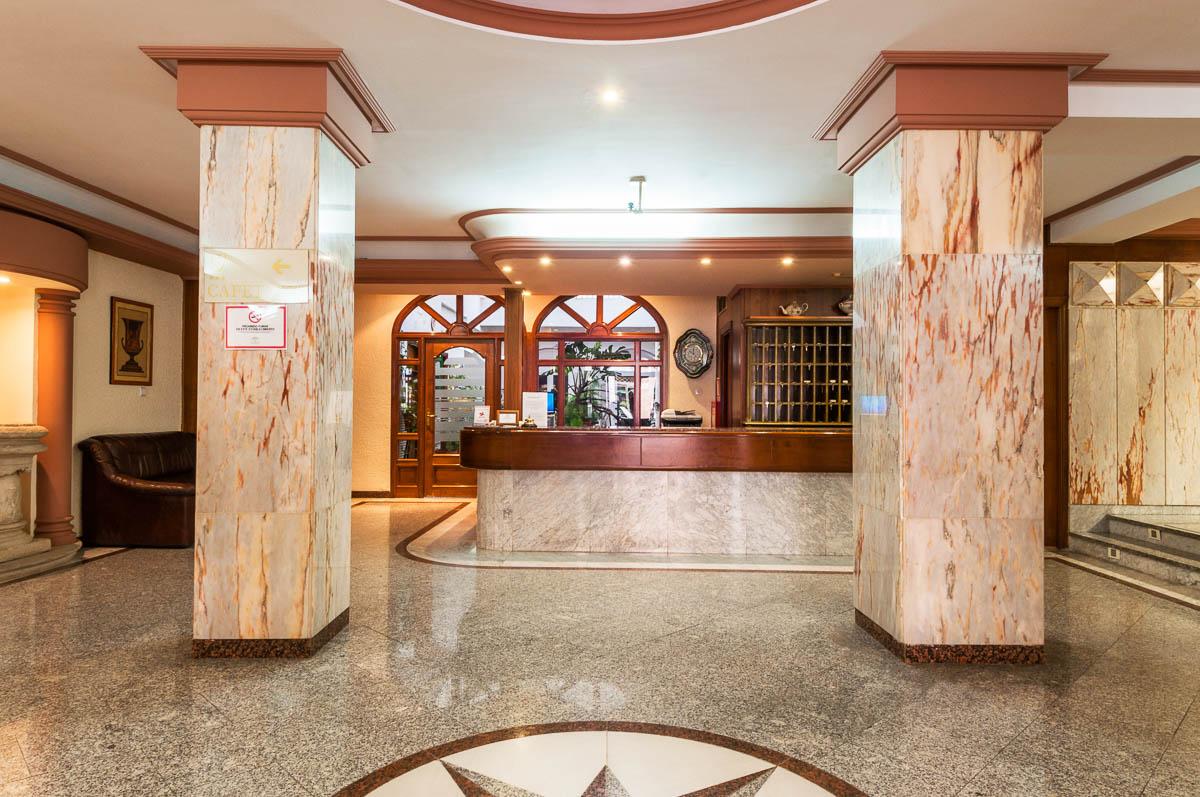 Hotel Victoria Linares  Exterior photo